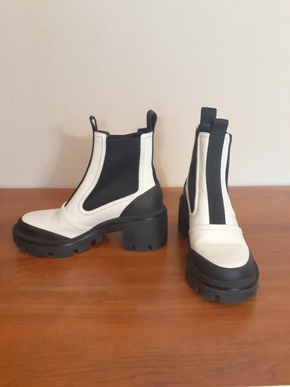 Tory Burch Chelsea Boot